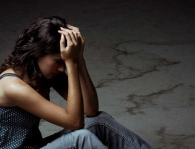 Σοβαρή καταγγελία ομαδικού βιασμού Αγγλίδας από τη Ρόδο στη Χάγη